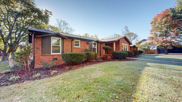 205 Bluegrass Dr, Hendersonville, TN 37075