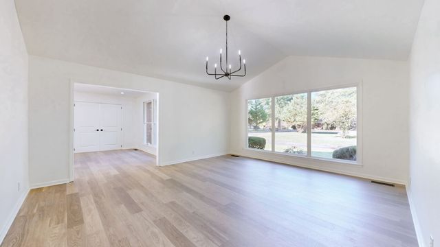 205 Bluegrass Dr, Hendersonville, TN 37075