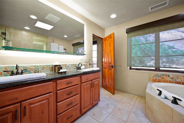 103 Catron 51, Santa Fe, NM 87501