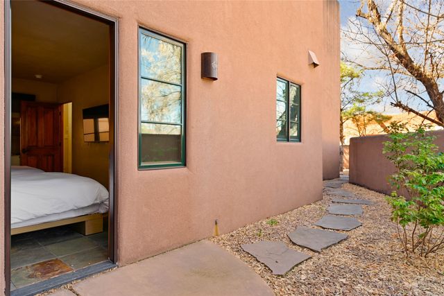 103 Catron 51, Santa Fe, NM 87501