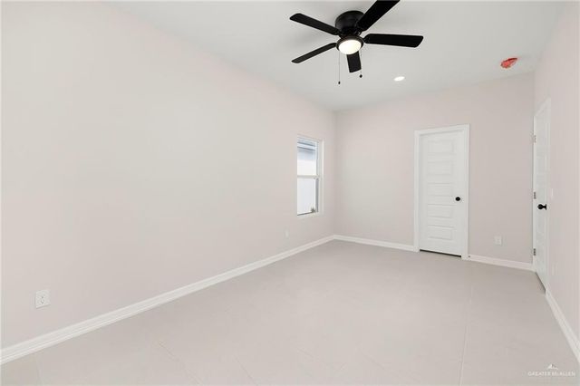 2509 S Hilltop Avenue, Edinburg, TX 78542