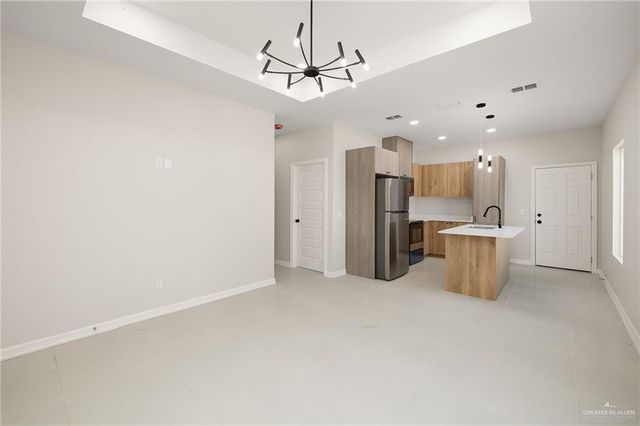 2509 S Hilltop Avenue, Edinburg, TX 78542