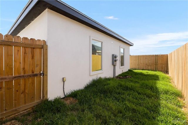 2509 S Hilltop Avenue, Edinburg, TX 78542