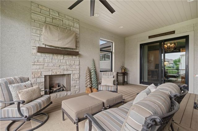 15709 El Monte Street, Overland Park, KS 66224