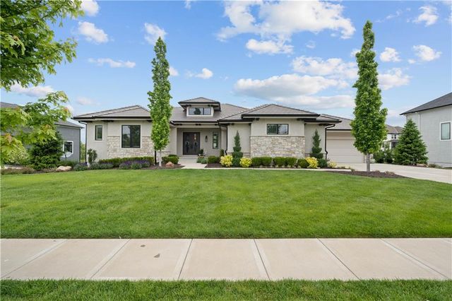 15709 El Monte Street, Overland Park, KS 66224