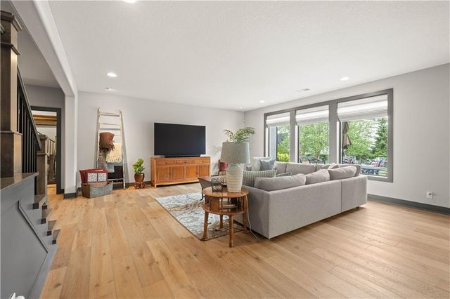 15709 El Monte Street, Overland Park, KS 66224