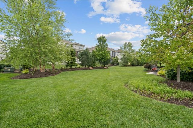 15709 El Monte Street, Overland Park, KS 66224