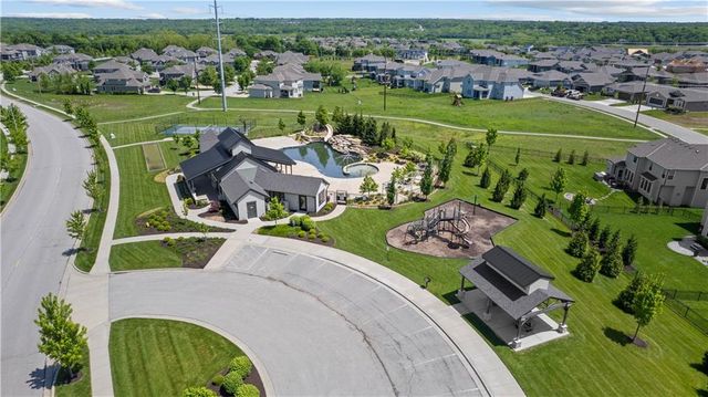 15709 El Monte Street, Overland Park, KS 66224