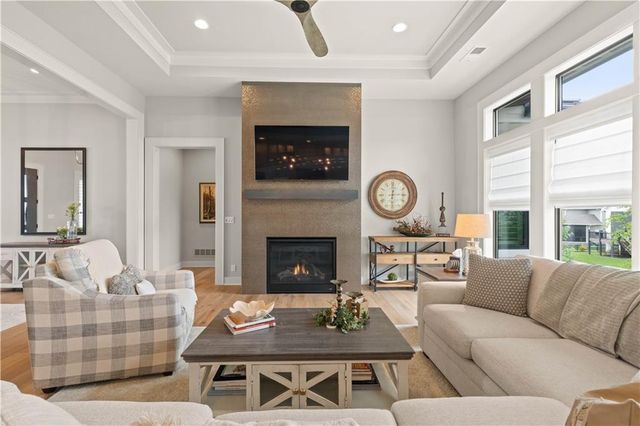 15709 El Monte Street, Overland Park, KS 66224