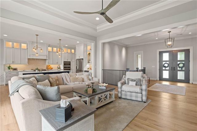 15709 El Monte Street, Overland Park, KS 66224
