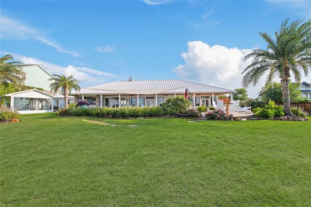 206 Avenue A, Dickinson, TX 77539