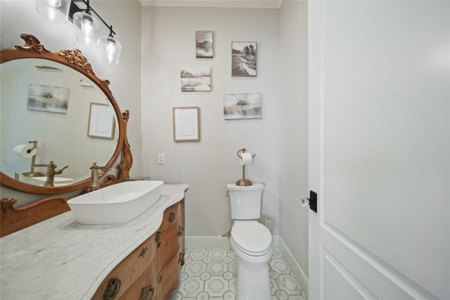 206 Avenue A, Dickinson, TX 77539