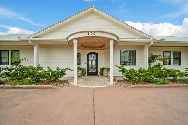 206 Avenue A, Dickinson, TX 77539