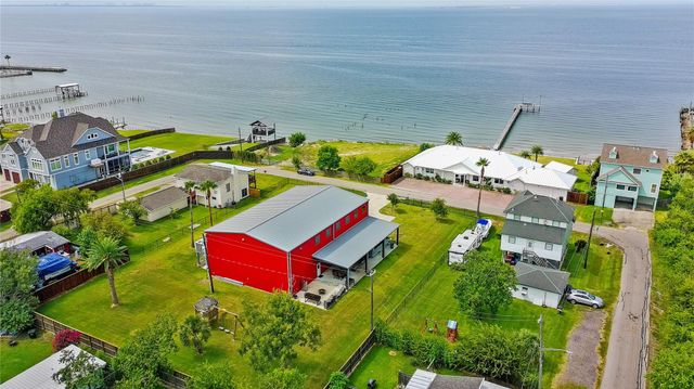 206 Avenue A, Dickinson, TX 77539