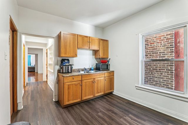 412 N Pine Avenue, Chicago, IL 60644