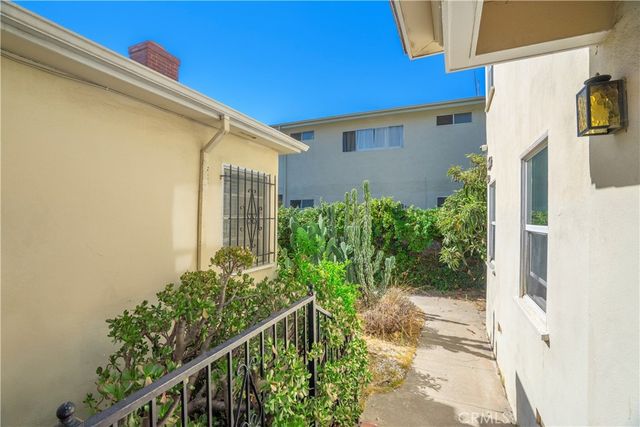 2011 S Shenandoah Street, Los Angeles, CA 90034