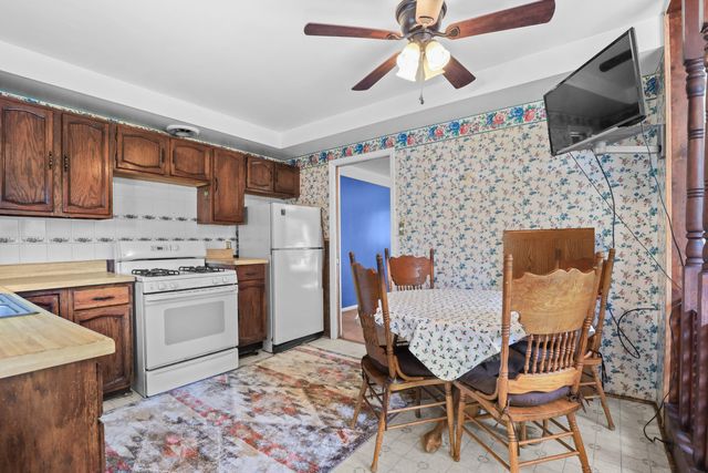8278 Mills Street, Taylor, MI 48180