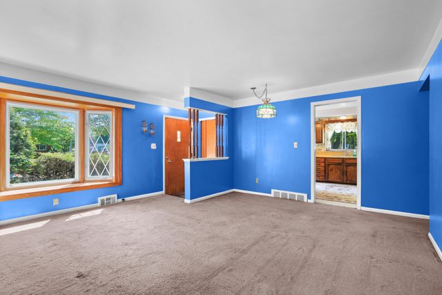 8278 Mills Street, Taylor, MI 48180