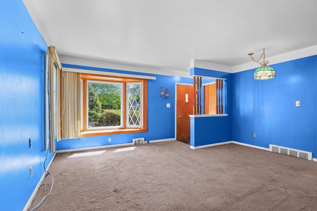 8278 Mills Street, Taylor, MI 48180