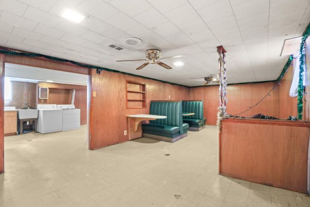 8278 Mills Street, Taylor, MI 48180