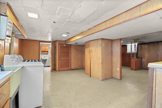 8278 Mills Street, Taylor, MI 48180