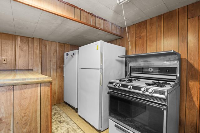 8278 Mills Street, Taylor, MI 48180