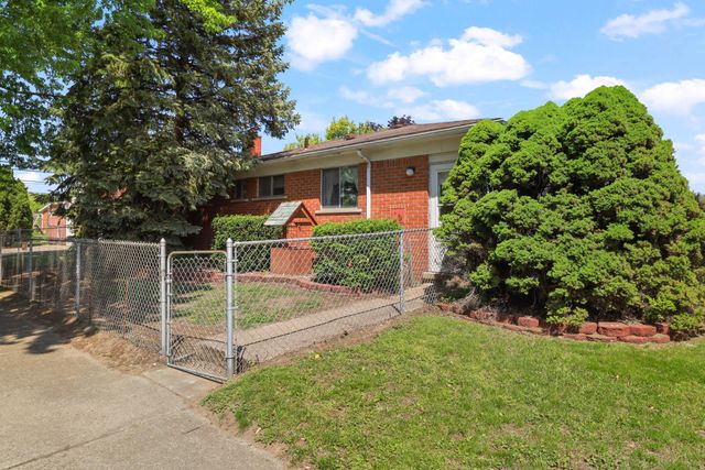 8278 Mills Street, Taylor, MI 48180