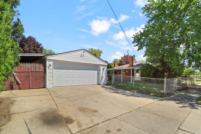 8278 Mills Street, Taylor, MI 48180