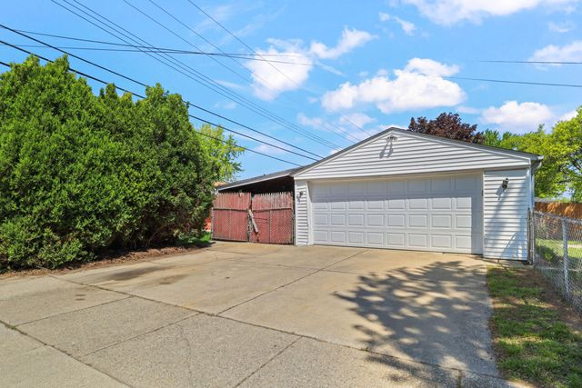 8278 Mills Street, Taylor, MI 48180
