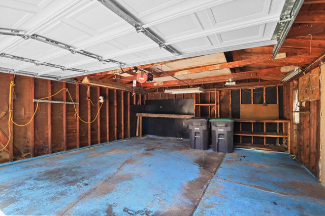 8278 Mills Street, Taylor, MI 48180