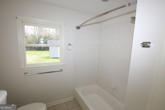 302 Strawberry Lane SE, Lindale, GA 30147