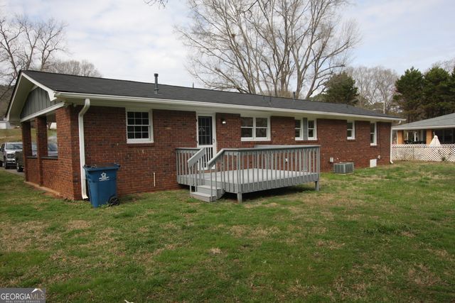 302 Strawberry Lane SE, Lindale, GA 30147