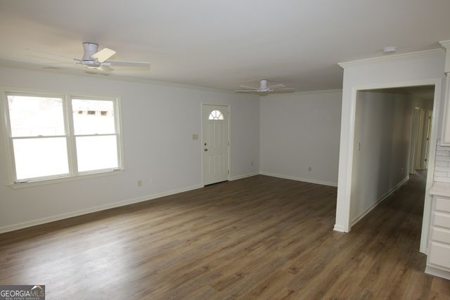 302 Strawberry Lane SE, Lindale, GA 30147