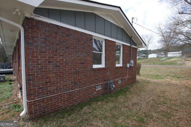 302 Strawberry Lane SE, Lindale, GA 30147