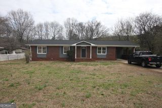 302 Strawberry Lane SE, Lindale, GA 30147