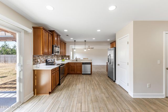 8512 Old Forest Drive NE, Leland, NC 28451