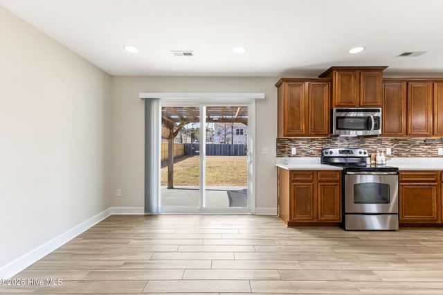 8512 Old Forest Drive NE, Leland, NC 28451