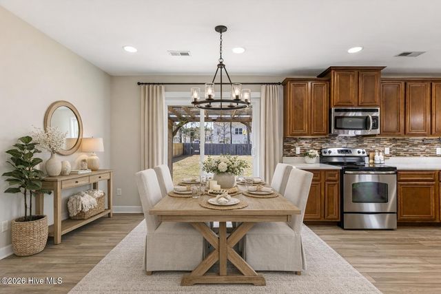 8512 Old Forest Drive NE, Leland, NC 28451