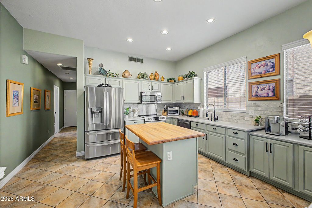 Image 17 of property listing at 765 W EBONY Way, Chandler, AZ 85248