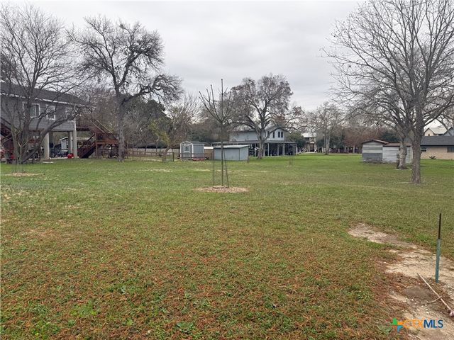 110 Lake Forrest Drive, Seguin, TX 78155