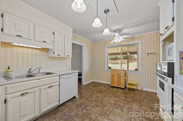 3124 Primrose Drive 10, Hendersonville, NC 28792