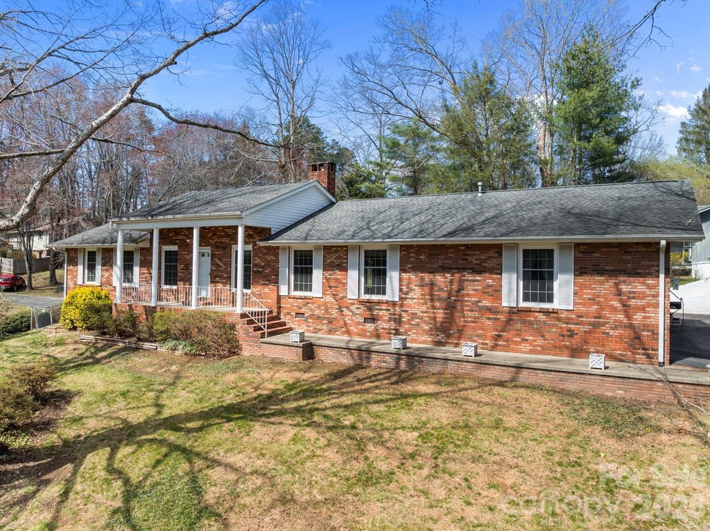 3124 Primrose Drive 10, Hendersonville, NC 28792