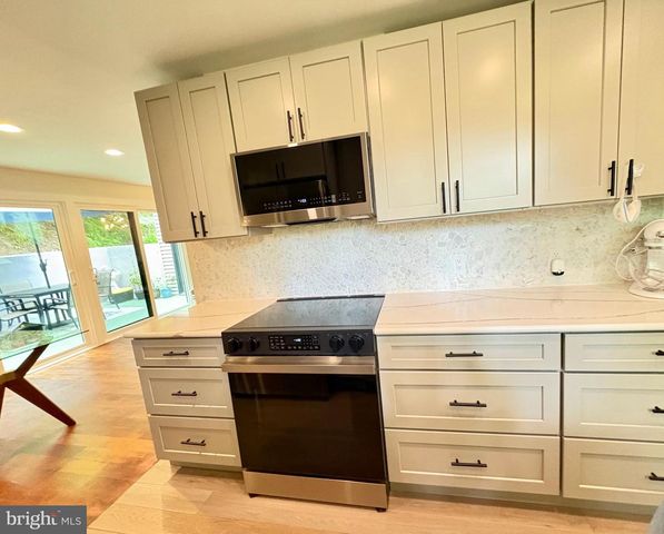 1323 SWOPE DRIVE, Boiling Springs, PA 17007