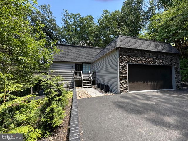 1323 SWOPE DRIVE, Boiling Springs, PA 17007