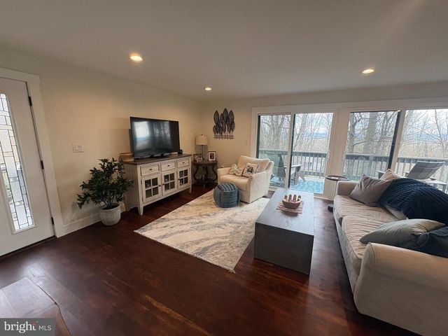 1323 SWOPE DRIVE, Boiling Springs, PA 17007