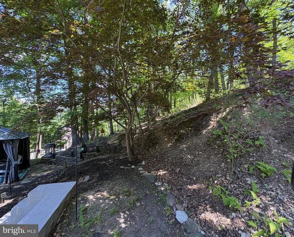 1323 SWOPE DRIVE, Boiling Springs, PA 17007