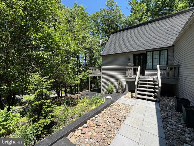 1323 SWOPE DRIVE, Boiling Springs, PA 17007