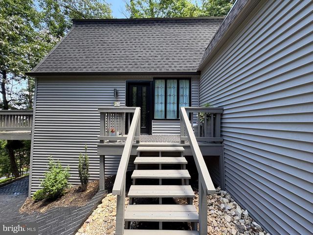 1323 SWOPE DRIVE, Boiling Springs, PA 17007