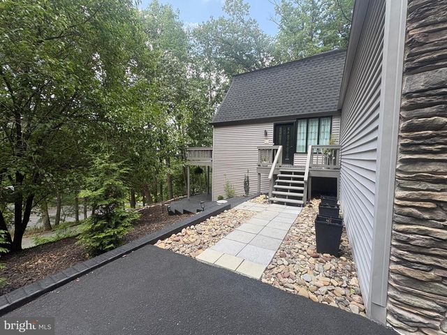 1323 SWOPE DRIVE, Boiling Springs, PA 17007
