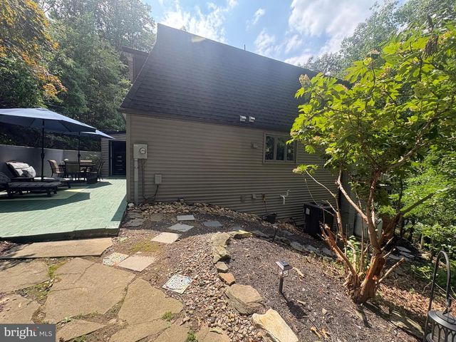 1323 SWOPE DRIVE, Boiling Springs, PA 17007